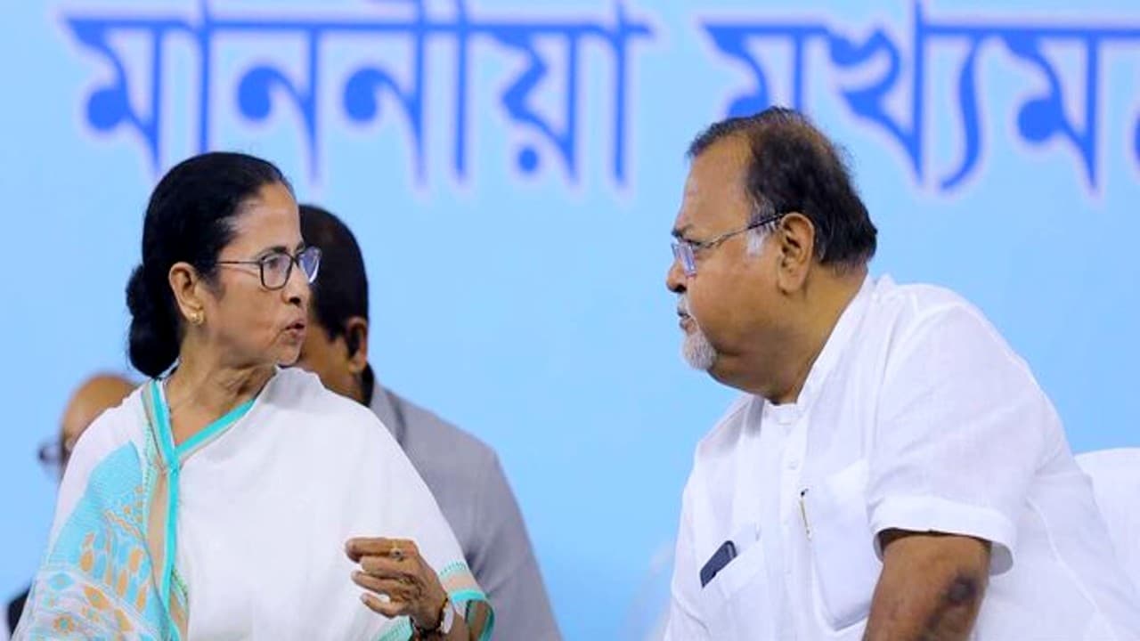 पार्थ चटर्जी मंत्री रहेंगे या नहीं? कैबिनेट में आज फैसला लेंगी ममता, कुणाल घोष ने उठाई बर्खास्तगी की मांग