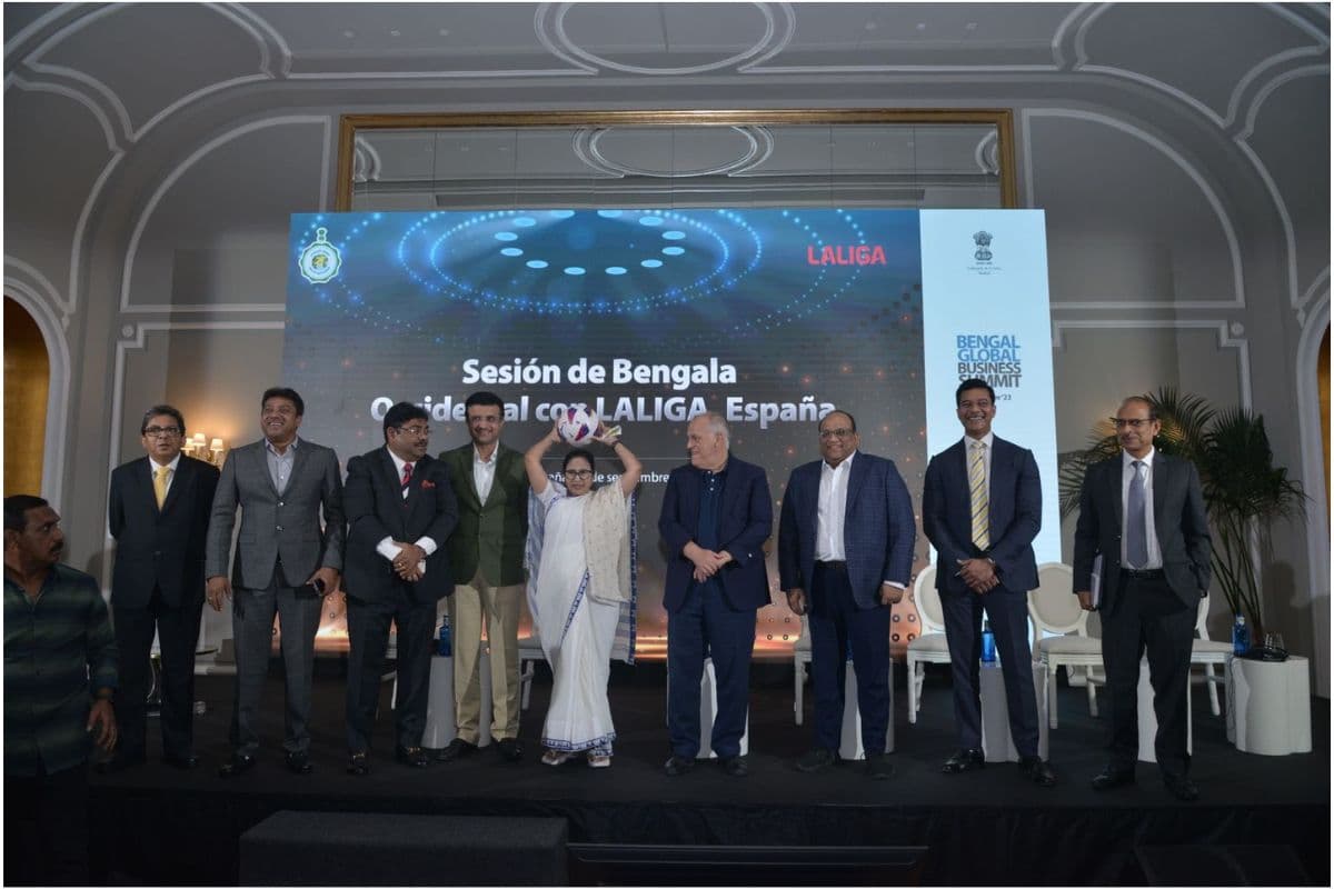 मैड्रिड में ममता बनर्जी ने बंगाल फुटबॉल को बढ़ावा देने के लिए ला लीगा से किया समझौता