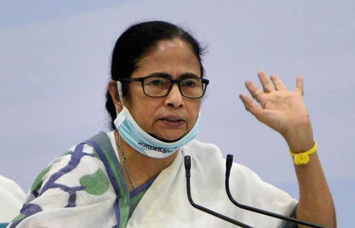 ‘मैंने नहीं, PM मोदी ने मुझे कराया था इंतजार’, कोलकाता में प्रेस कॉन्फ्रेंस के दौरान ममता का आरोप