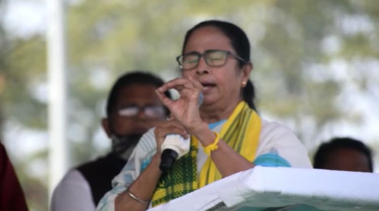 WB Poll 2021: तो चुनाव जीतने के बाद भी बंगाल में बीजेपी गिरा देगी TMC की सरकार...रैली में ममता बनर्जी ने जताई आशंका, लोगों से की ये अपील