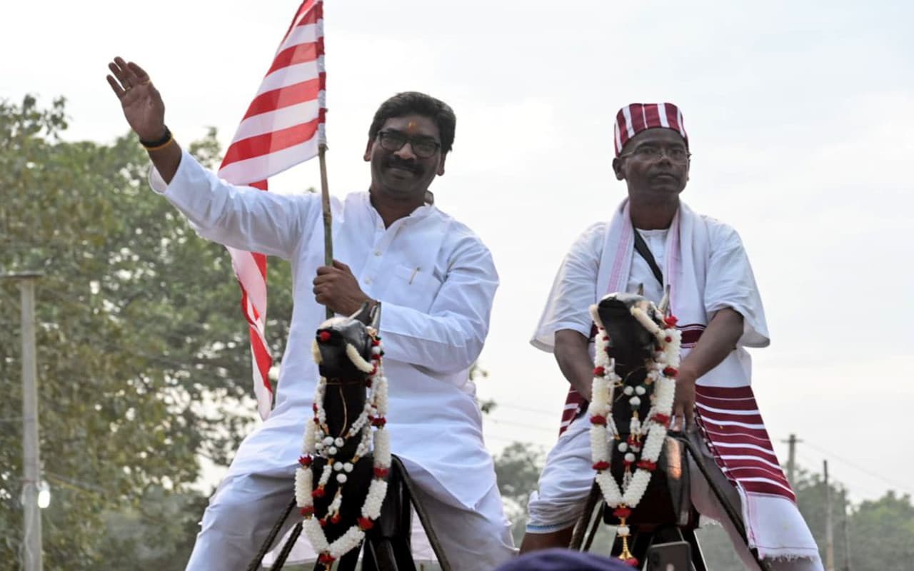 रांची के मुड़मा जतरा में शामिल हुए सीएम हेमंत, बोले- न बेचें हड़िया-दारू, सरकारी योजनाओं का 
 उठाएं लाभ