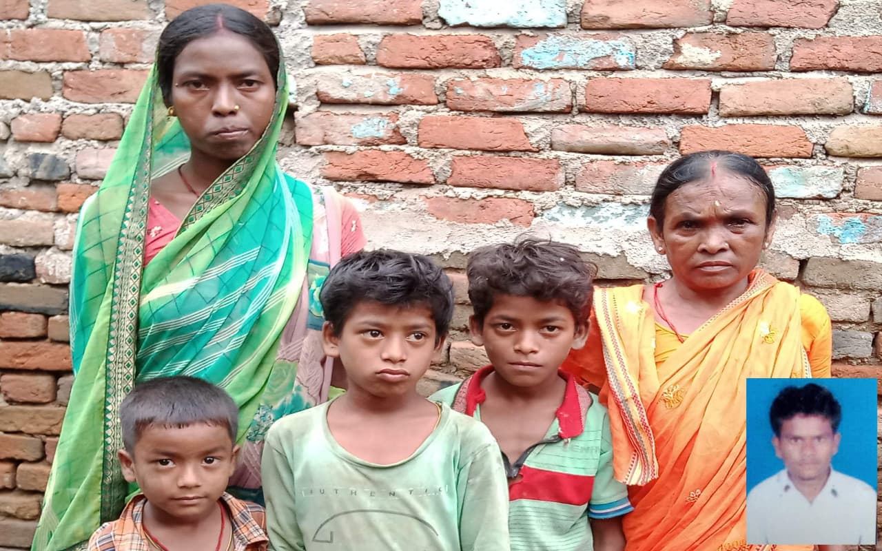 झारखंड : विजयवाड़ा कमाने गये बोकारो के कुर्मीडीह का मंगल लापता, अब तक नहीं चला पता झारखंड : विजयवाड़ा कमाने गये बोकारो के कुर्मीडीह का मंगल लापता, अब तक नहीं चला पता
