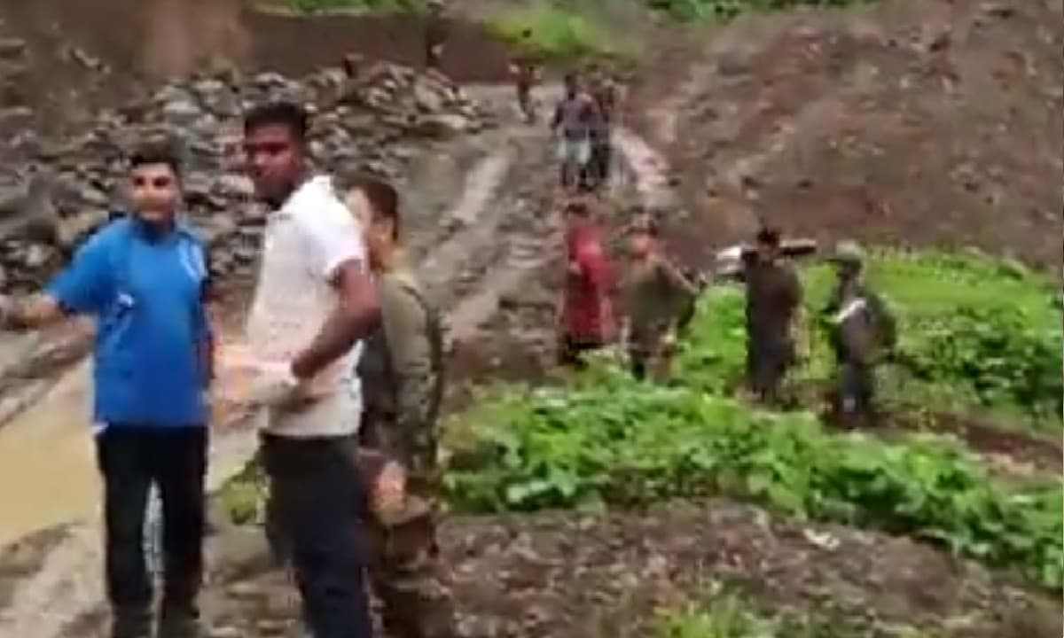 Manipur Landslide: आर्मी कैंप के पास लैंडस्लाइड, 6 शव अबतक किये गये बरामद