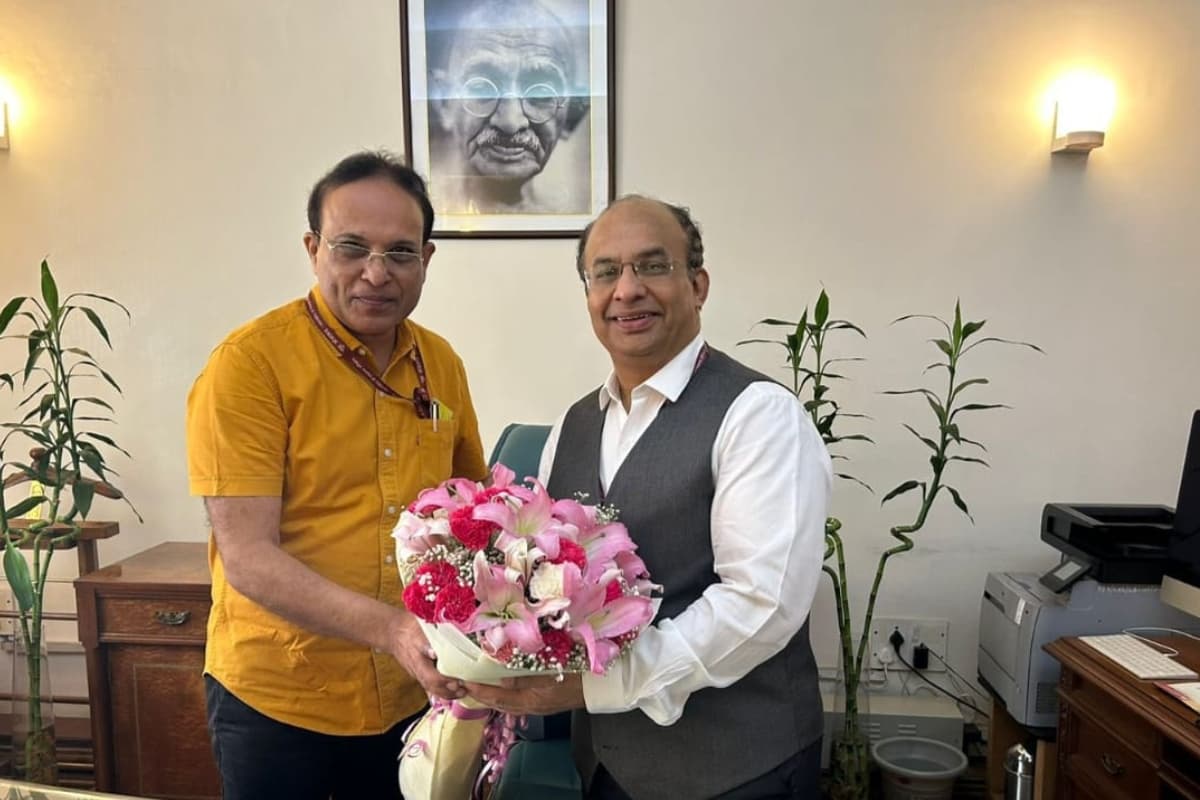 भारतीय सूचना सेवा के वरिष्ठ अधिकारी मनीष देसाई ने पीआईबी के प्रधान महानिदेशक का संभाला पदभार