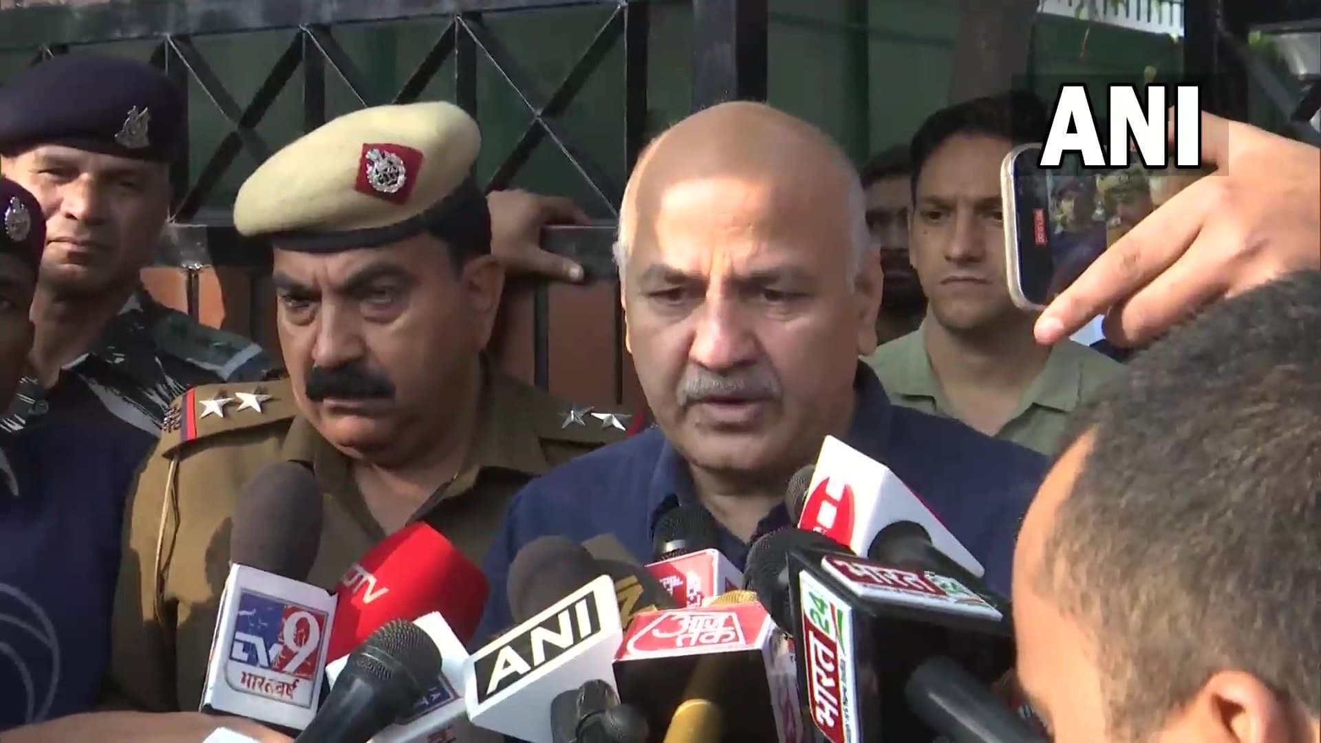 मनीष सिसोदिया का आरोप : भारत बायोटेक ने दिल्ली को कोवैक्सीन का डोज देने से किया इनकार, बंद करने पड़े 100 टीकाकरण केंद्र