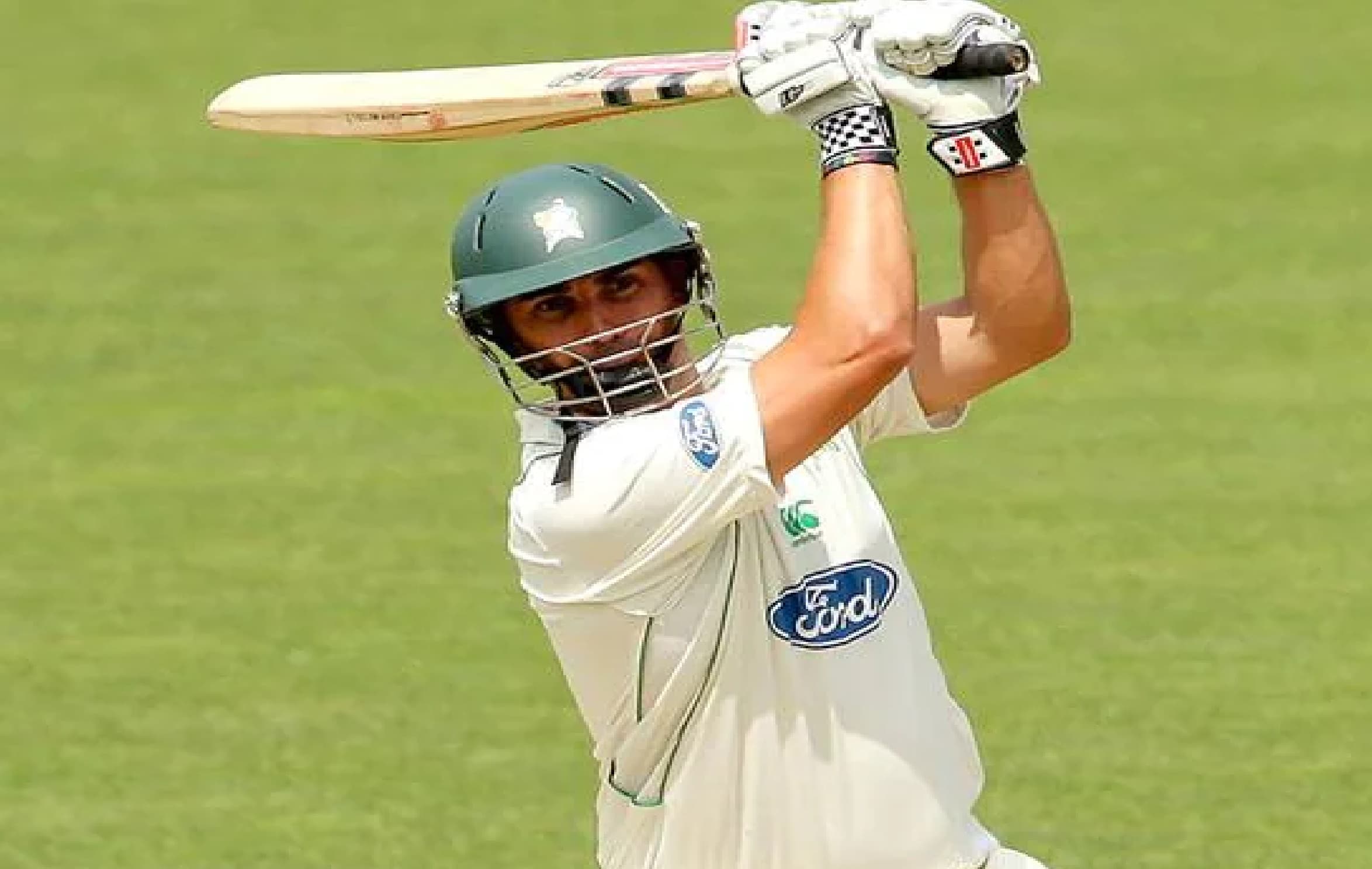 डेब्यू टेस्ट में दोहरा शतक जड़ने वाला स्टार क्रिकेटर आज खा रहा दर-दर की ठोकरें, पत्नी ने भी छोड़ा साथ