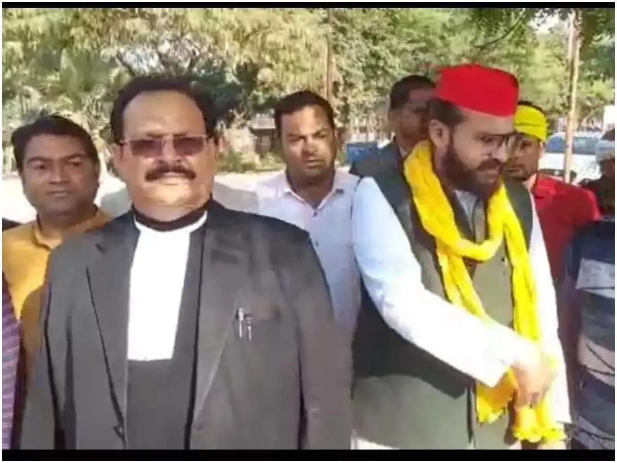 UP: मुख्तार अंसारी के वकील की दबंगई का वीडियो वायरल, जजों के लिए कहा अपशब्द, केस दर्ज UP: मुख्तार अंसारी के वकील की दबंगई का वीडियो वायरल, जजों के लिए कहा अपशब्द, केस दर्ज
