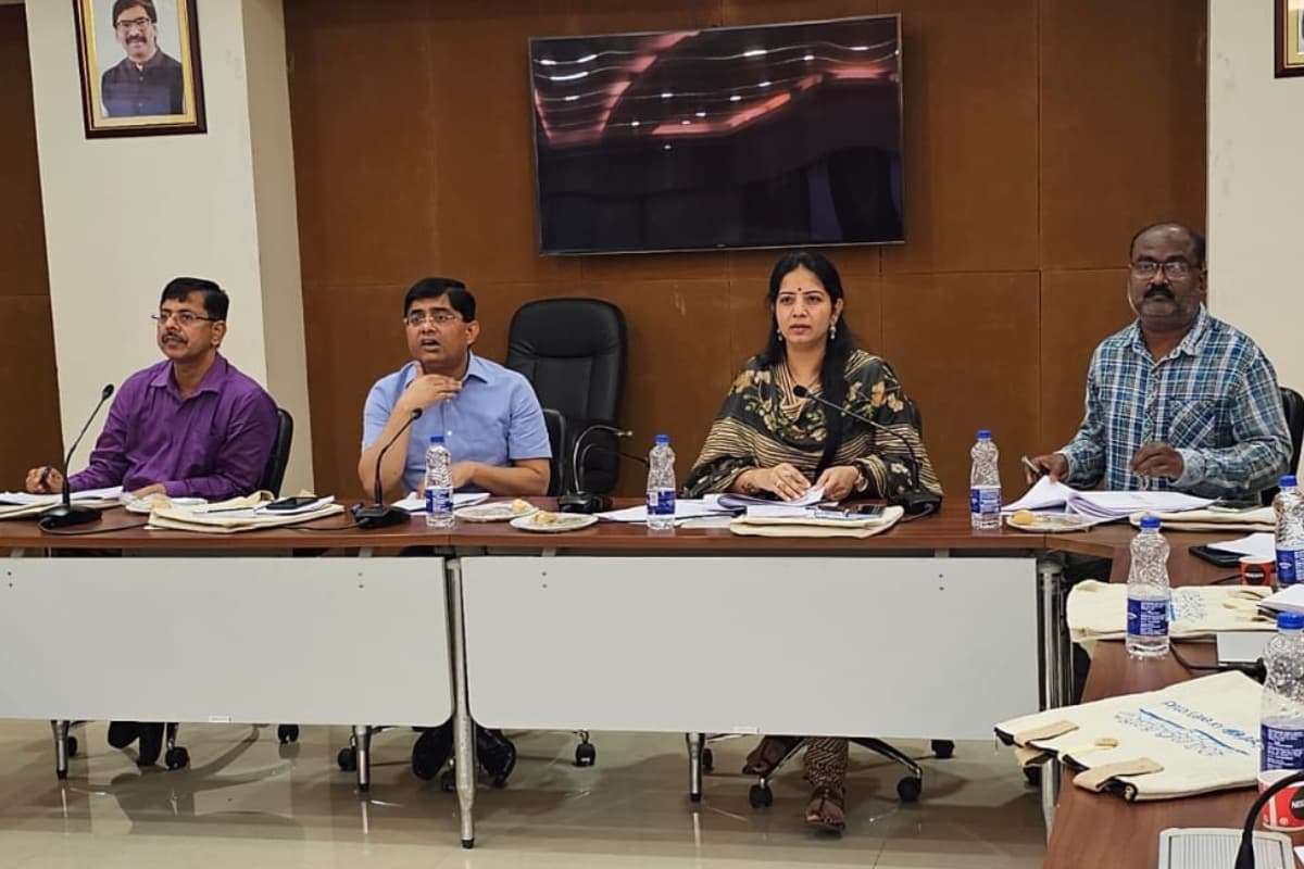 झारखंड: कुपोषित बच्चों व एनीमिया पीड़ित महिलाओं का होगा सर्वे, कुपोषण से मुक्ति को लेकर बैठक में बनी ये रणनीति