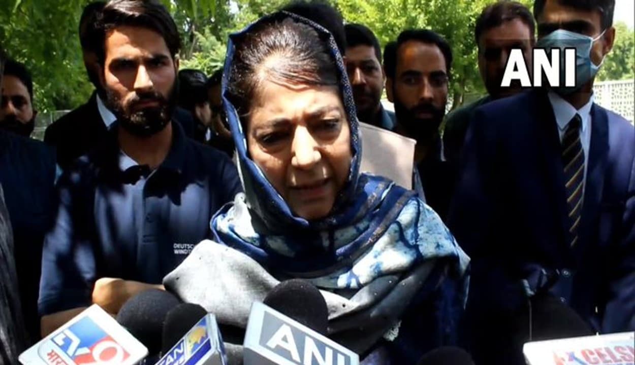 जम्मू-कश्मीर में कितने भी सैनिक भेज दें... केन्द्र पर बरसीं महबूबा, कहा- नहीं बनने देंगे BJP का भारत