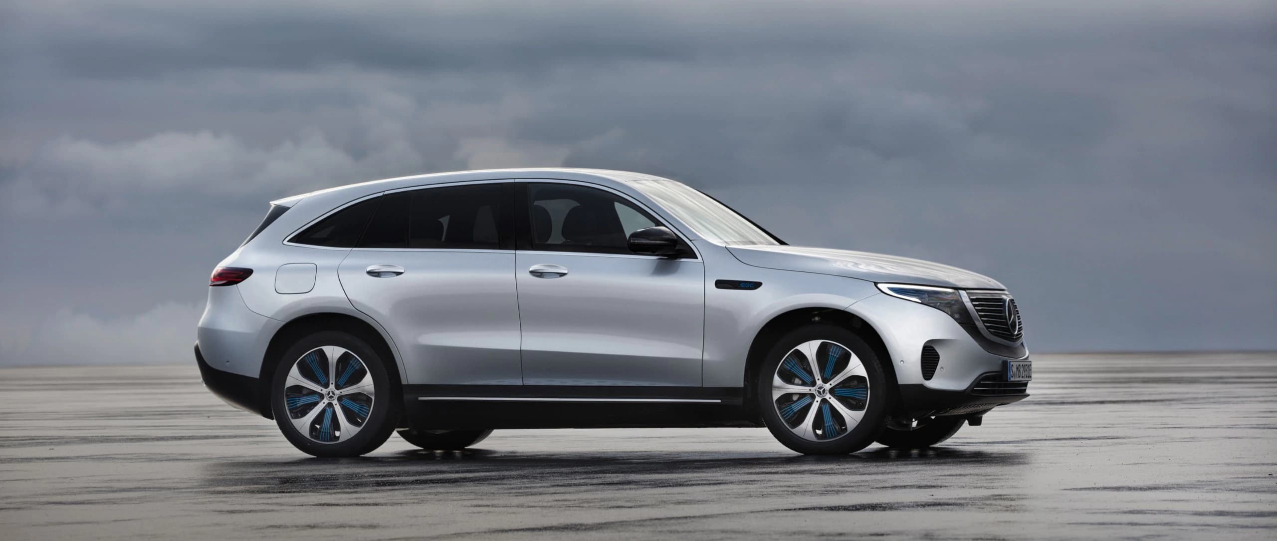 Mercedes-Benz ने लॉन्च की एक करोड़ की EQC Electric SUV