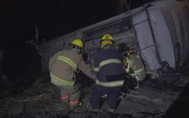 मैक्सिको: गहरे खाई में गिरी बस, 27 लोगों की मौत, 21 से ज्यादा घायल