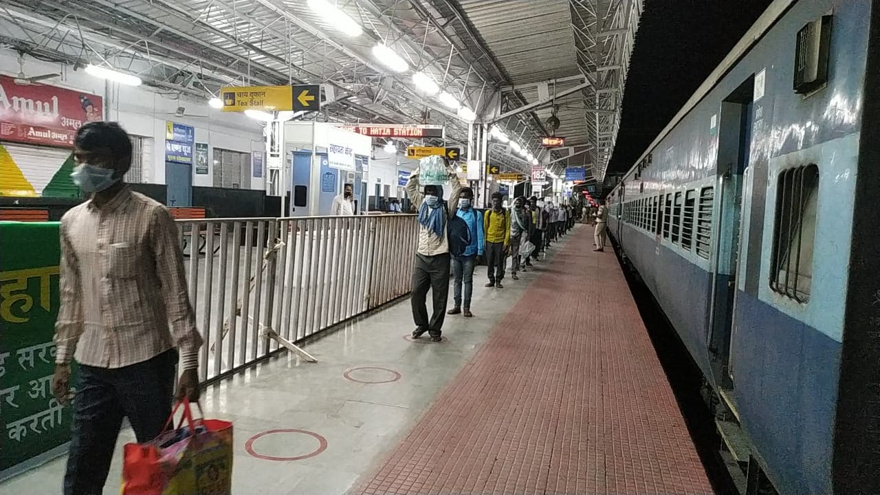 Lockdown : आप भी झारखंड लौटने को इच्छुक हैं, तो इस लिंक पर कराएं रजिस्ट्रेशन