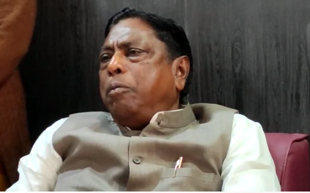 आलमगीर आलम ने दिया मंत्री पद से इस्तीफा, बीजेपी बोली- दबाव में उठाया ये कदम