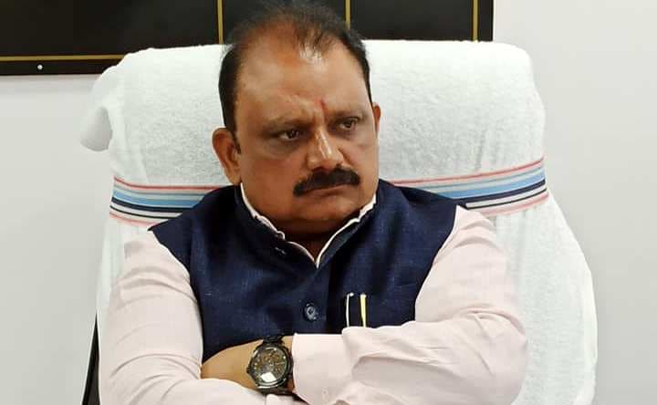 अपनी कार्यशैली में सुधार लायें अधिकारी, नहीं तो होगी कार्रवाई