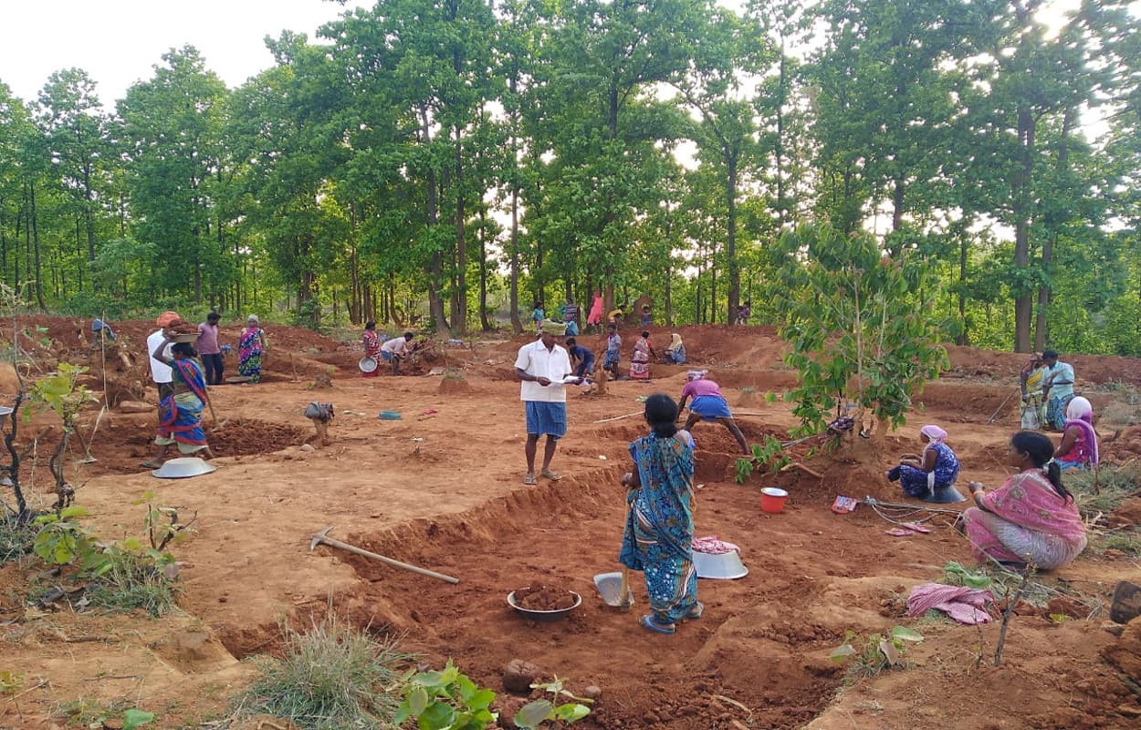 औरंगाबाद में गड़बड़ी करने वाले मुखिया पर केस, रोजगार सेवक बर्खास्त, 45 कर्मियों पर भी विभागीय कार्रवाई