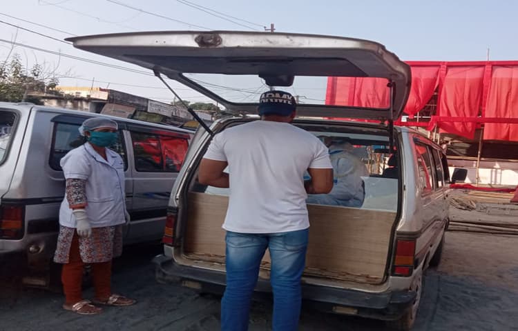 पूजा पंडाल में कार्यरत मजदूर और समिति सदस्यों की हुई कोरोना जांच, जानें क्या आयी रिपोर्ट