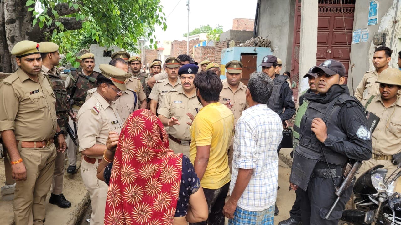 Aligarh News: मूसेपुर डबल मर्डर केस में 3 आरोपी और गिरफ्तार, पुलिस की पकड़ से अब भी 2 फरार Aligarh News: मूसेपुर डबल मर्डर केस में 3 आरोपी और गिरफ्तार, पुलिस की पकड़ से अब भी 2 फरार