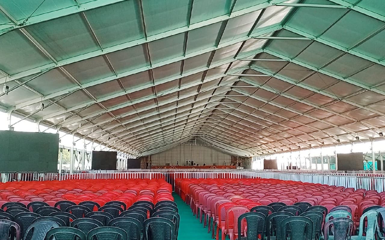 Jharkhand Foundation Day: मोरहाबादी में तैयारियां ले रही अंतिम रूप, कोकर समाधि स्थल को सजाया जा रहा