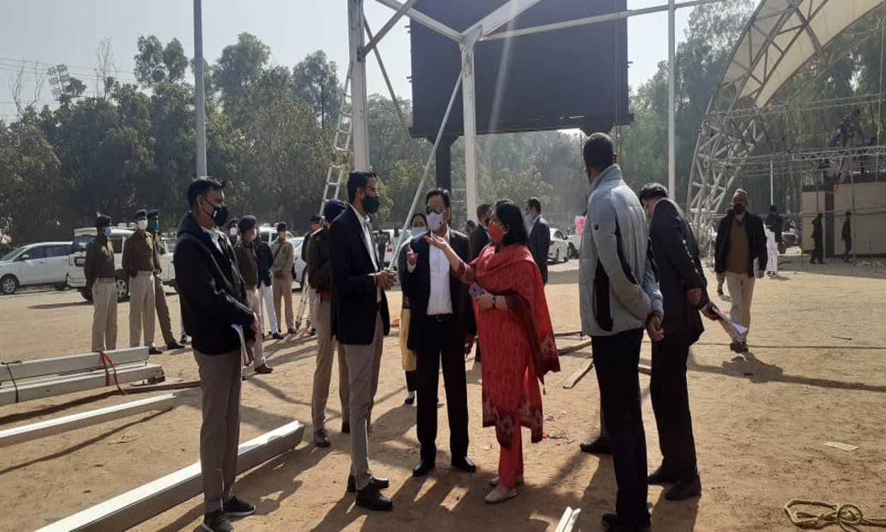 हेमंत सरकार की पहली वर्षगांठ की तैयारी जोरों पर, रांची के मोरहाबादी मैदान में होगा कार्यक्रम हेमंत सरकार की पहली वर्षगांठ की तैयारी जोरों पर, रांची के मोरहाबादी मैदान में होगा कार्यक्रम