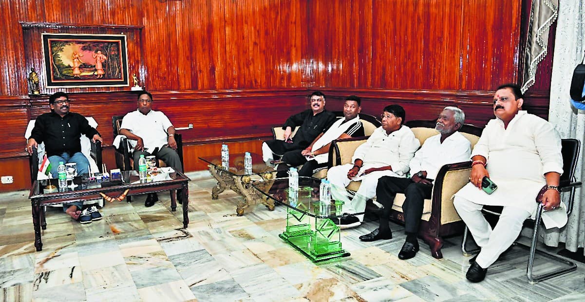 झारखंड के सियासी संकट के बीच मुख्यमंत्री हेमंत सोरेन ने कहा- किसी तरह की अफवाह पर न दें ध्यान