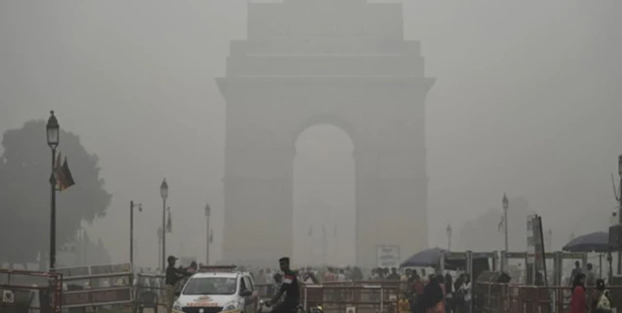Most Polluted Cities: दिल्ली में सांस लेना मुश्किल, कोलकाता का भी बुरा हाल, प्रदूषण में टॉप पर