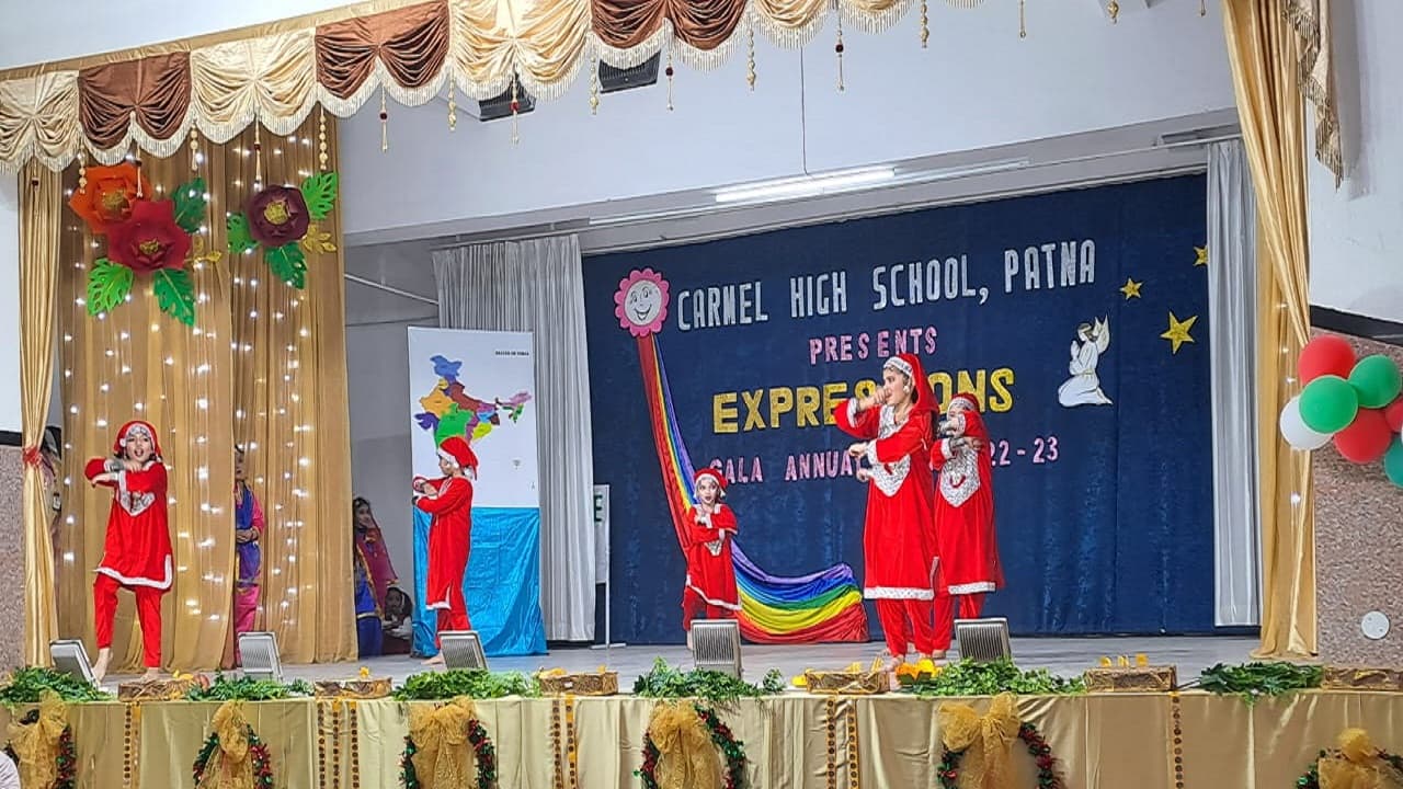 माउंट कार्मेल स्कूल में इनक्रेडिबल इंडिया के थीम पर थिरके बच्चे, प्रिंसिपल ने कहा- पढ़ेंगे तो देश बढ़ेगा