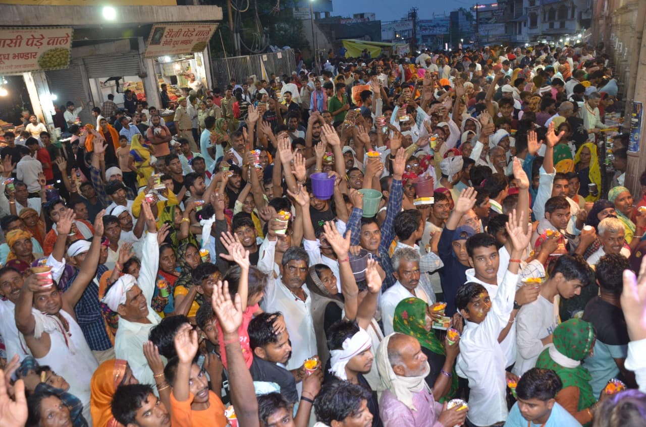 मथुरा: गोवर्धन में आज से विश्व प्रसिद्ध मुड़िया मेला की शुरुआत, दुनियाभर से जुटेंगे श्रद्धालु, इसलिए ये खास