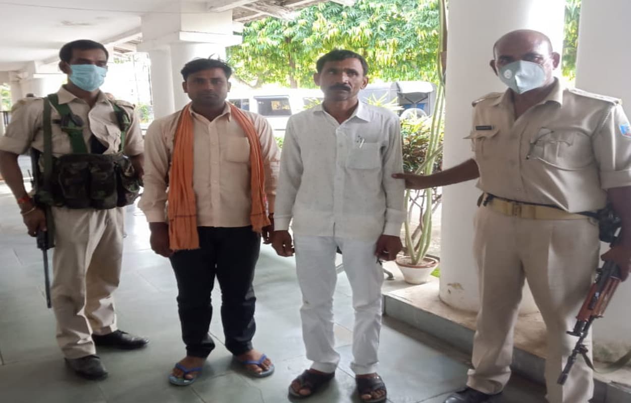 भवनाथपुर में 5 हजार रुपये घूस लेते मुखिया और बीडीसी को एसीबी ने किया गिरफ्तार