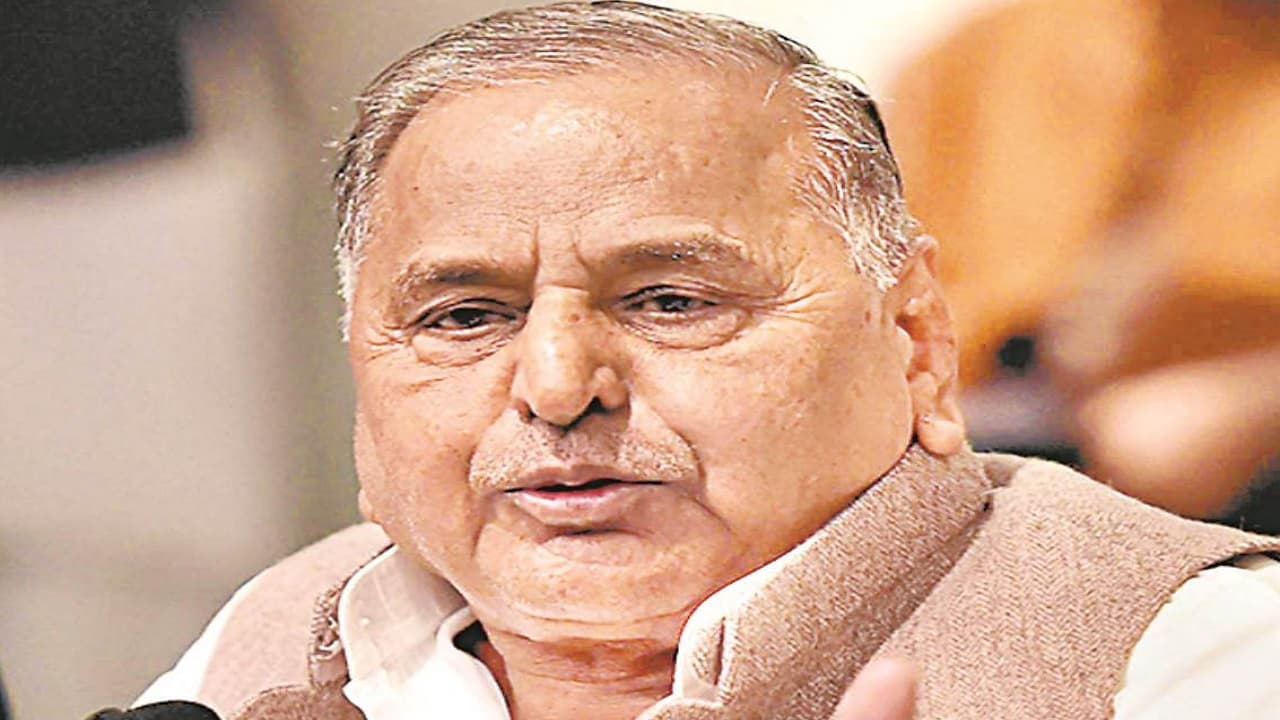 Mulayam Singh Yadav Death: धरती पुत्र के नाम से भी जाना जाता था मुलायम सिंह यादव को