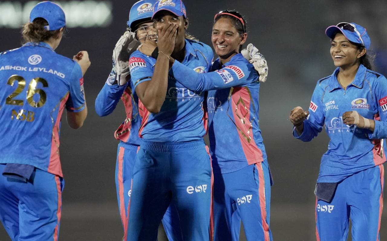 MI vs GG, WPL 2023: मुंबई ने दर्ज की लगातार 5वीं जीत, गुजरात को 55 रनों से हराया, देखें तस्वीरें