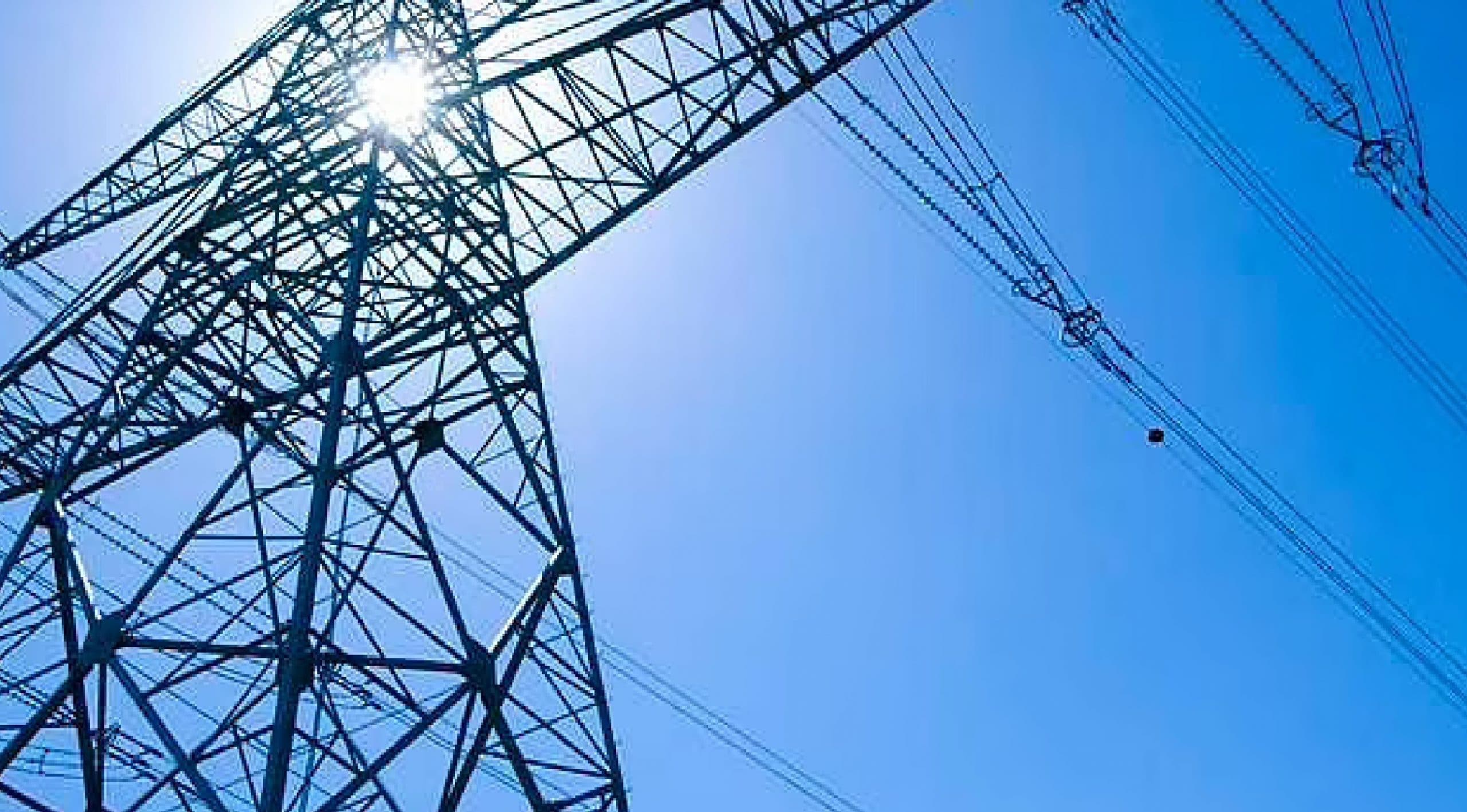 बदाऊं में हाईटेंशन लाइन गिरने से परिवार के तीन लोगों की मौत, 3 घायल मामले में UPPCL के SE सहित 4 अफसरों पर FIR