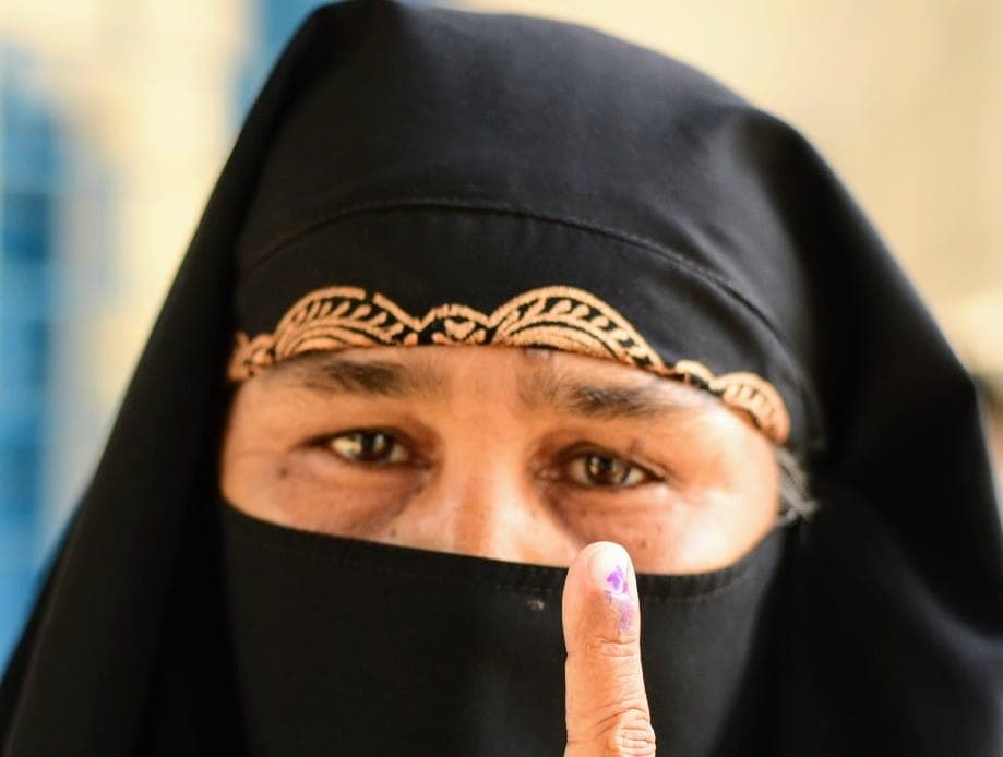 बंगाल चुनाव 2021: भाजपा को रोकने के लिए ममता बनर्जी की तृणमूल कांग्रेस के साथ जायेंगे अल्पसंख्यक!