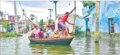 पीपी तटबंध पर नदी का बढ़ा दबाव, सैंड बैग के सहारे हो रहा कटावरोधी कार्य