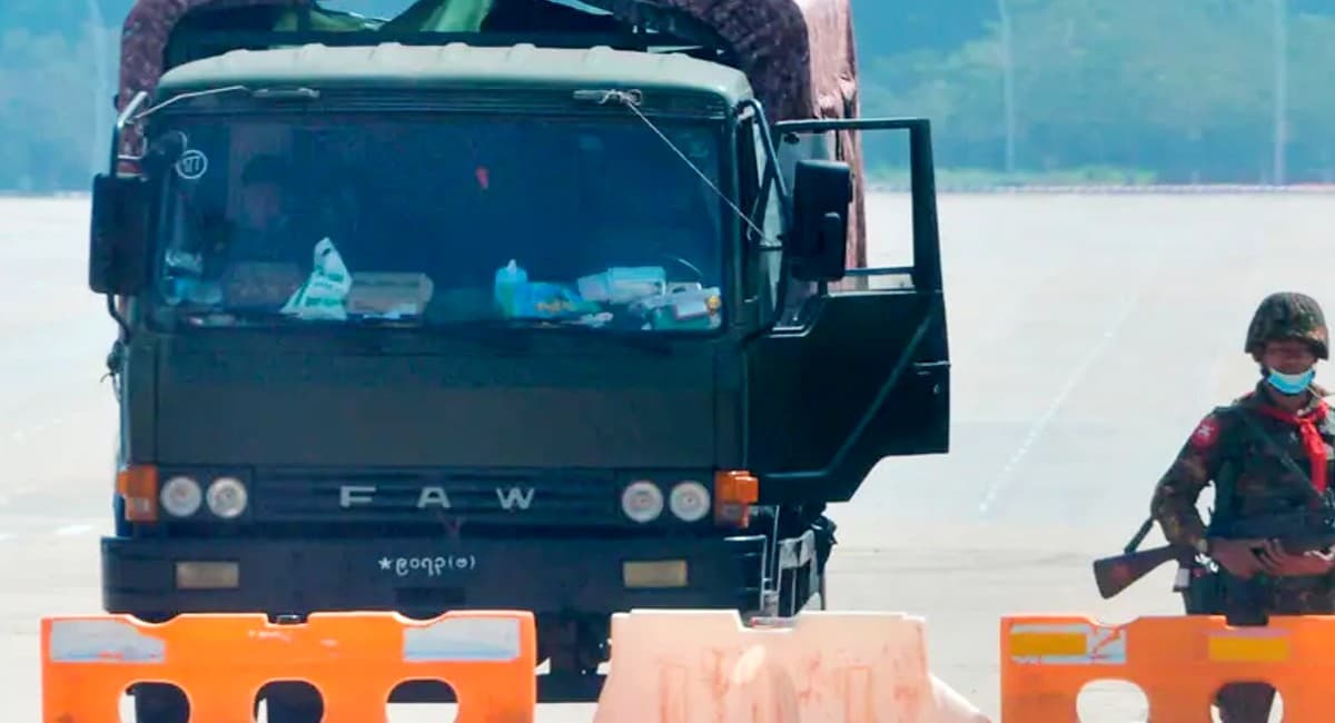 Myanmar Under Military Rule: म्यांमार में सैनिकों ने युवक की खाल को चिमटे से खींचा, सीने पर लात से किया हमला