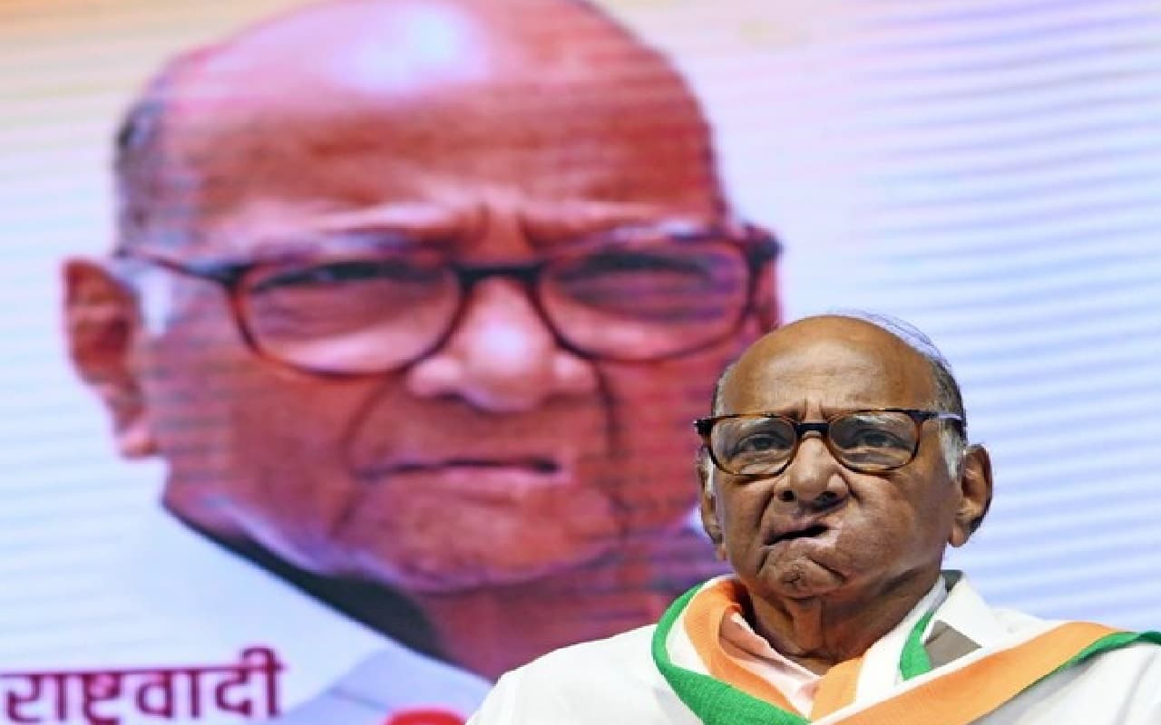 Maharashtra News: बदलापुर की घटना के विरोध में MVA का मौन प्रदर्शन, शरद पवार ने लिया हिस्सा