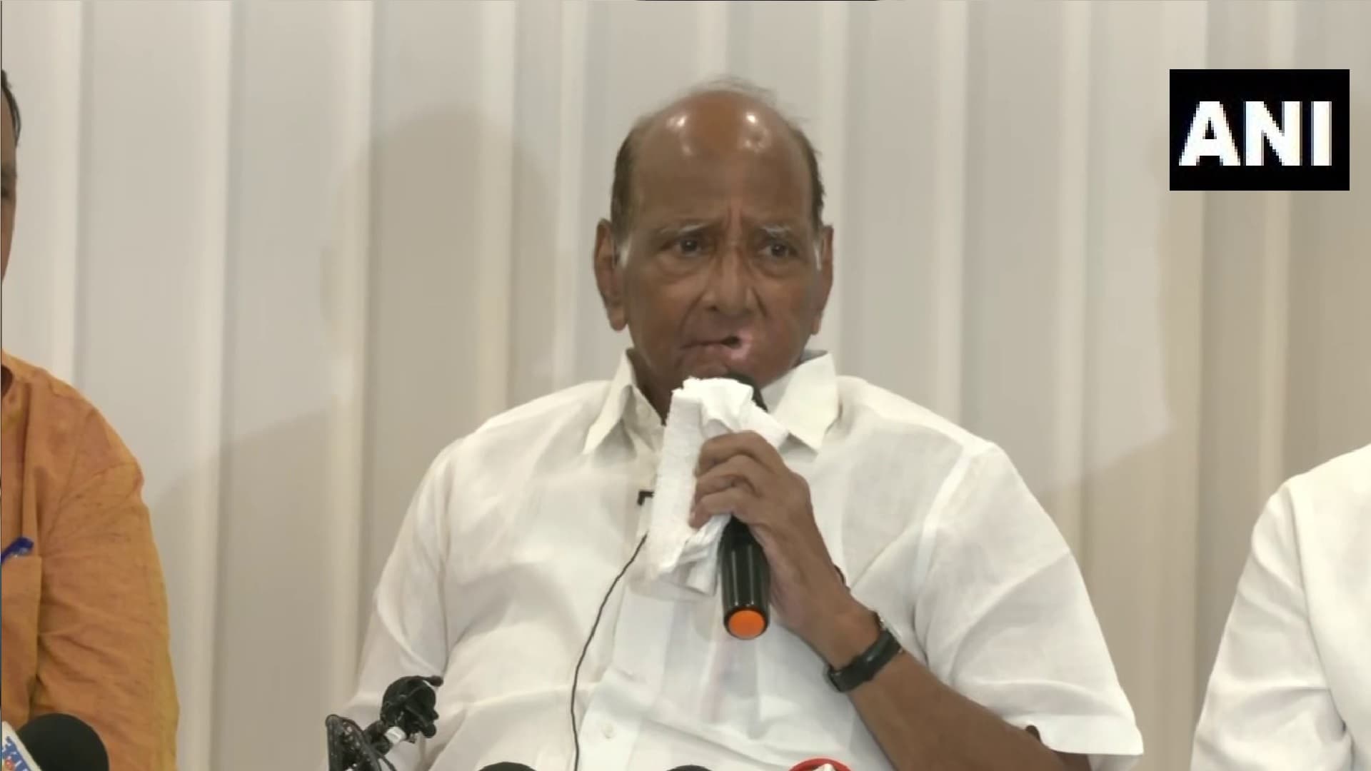 सहमत नहीं.. लेकिन विपक्षी एकता की खातिर JPC जांच की मांग का नहीं करेंगे विरोध, सामने आया NCP चीफ का नया बयान