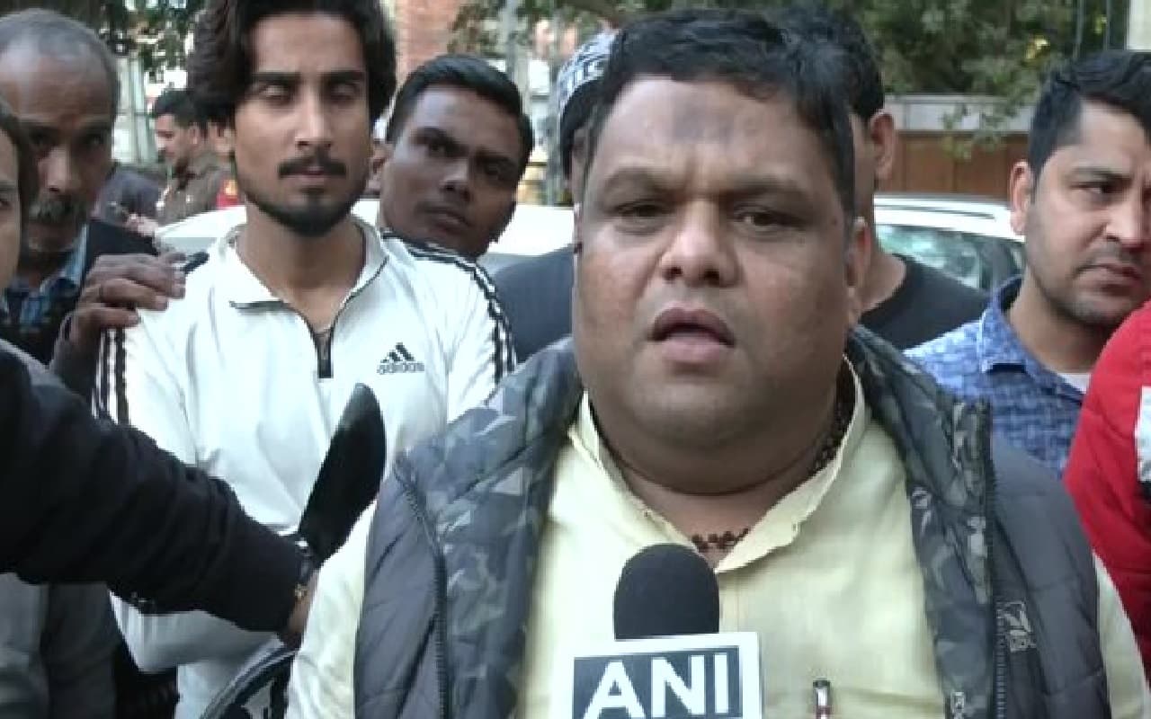 मदरसे में नाबालिग से दुष्कर्म, NCPCR ने किया खुलासा, शिक्षक के साथ रहते थे 24 बच्चे, बाथरूम भी नहीं