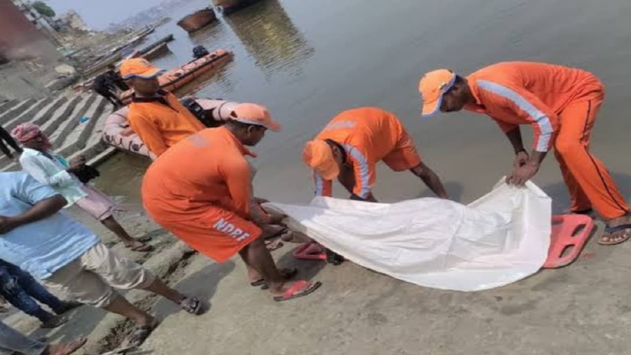 Jharkhand News: वाराणसी में गंगा नदी में डूबने से झारखंड के 2 छात्रों की मौत, देर रात पलामू पहुंचेगा शव