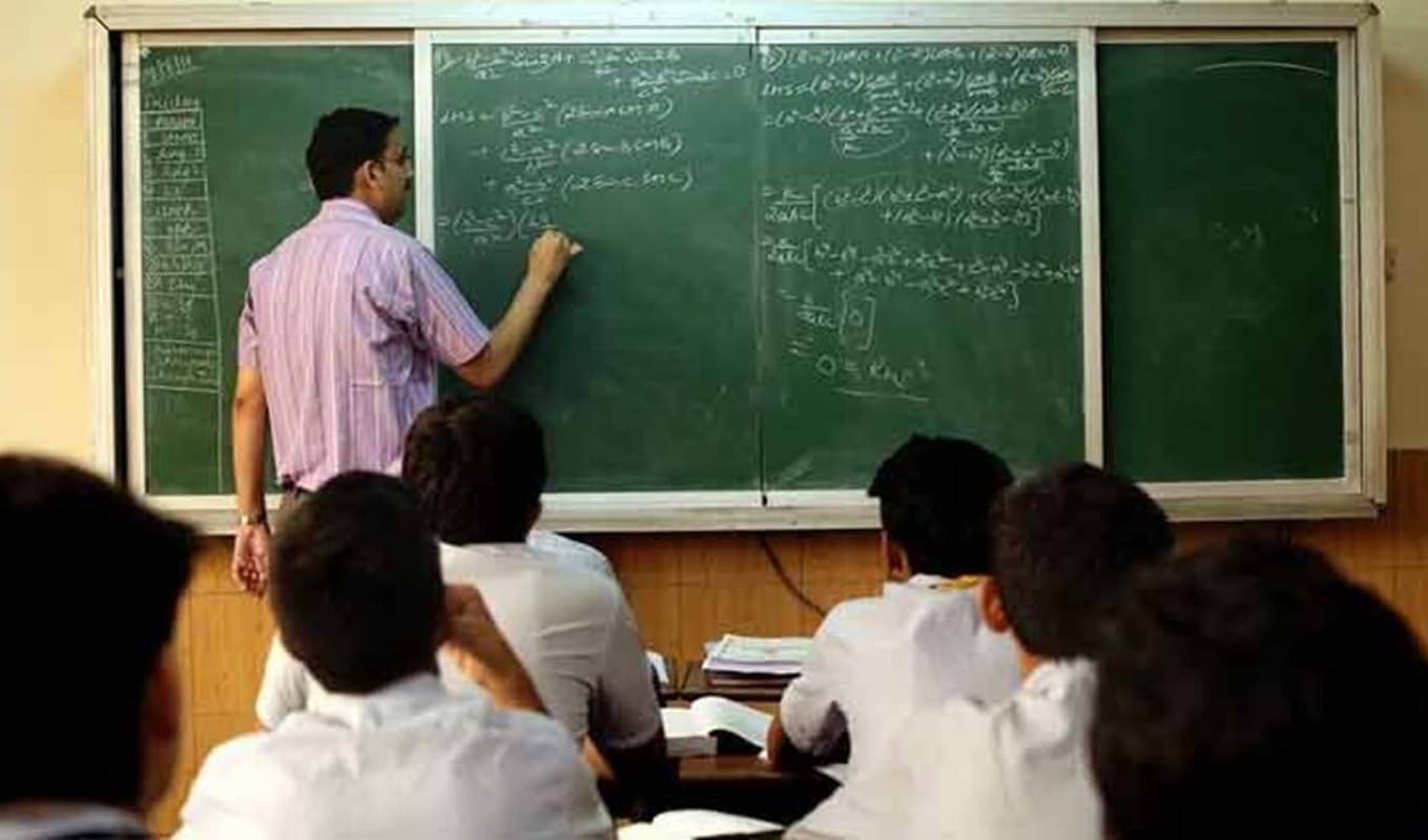 फिर आंदोलन की तैयारी कर रहे झारखंड के सरकारी शिक्षक, नियमवाली का नहीं हो रहा पालन, जानें मामला