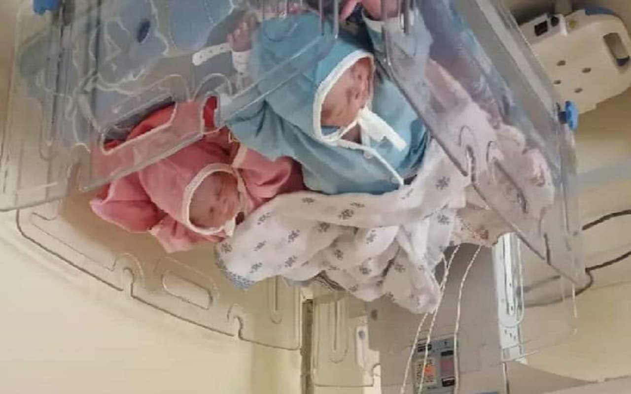 पश्चिम बंगाल : तीन बच्चों की मां बनी महिला पुलिस अधिकारी, फौजी पिता ने बताया ईश्वर का आशीर्वाद