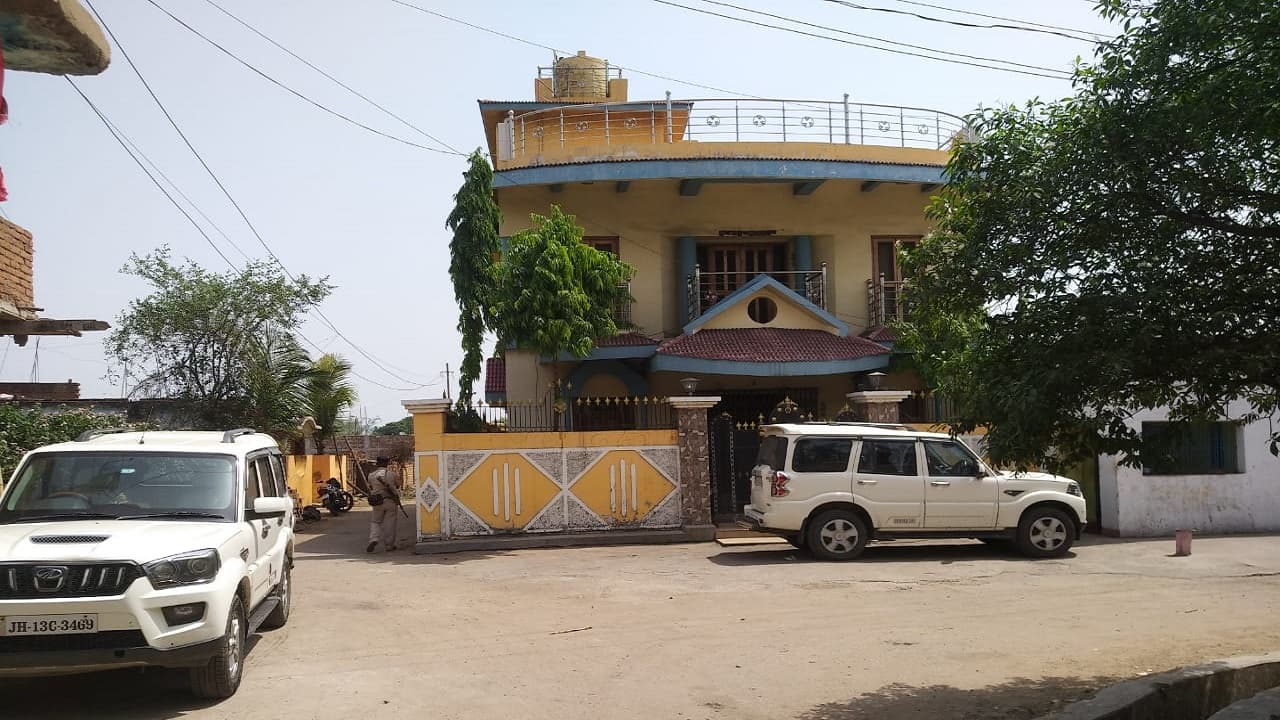 Jharkhand News: टेरर फंडिंग मामले में एनआईए की छापामारी, पिपरवार में छह स्थानों पर रेड