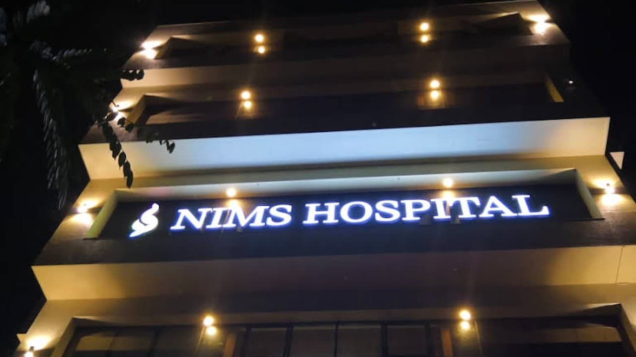 अस्पताल के वार्डब्वॉय ने महिला डॉक्टर पर कैंची से किया हमला, गर्लफ्रेंड को डांटने के बाद किया यह काम