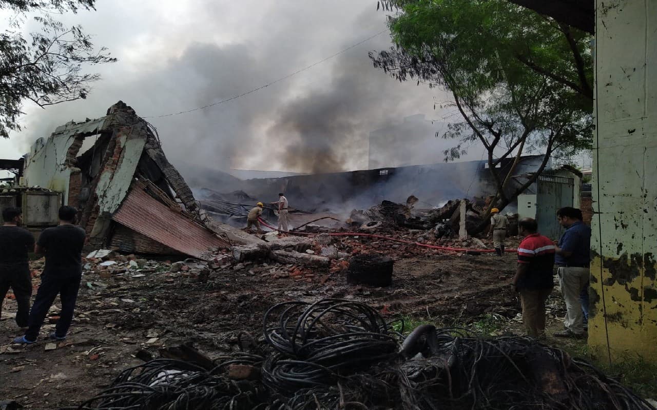 रांची के नामकुम स्थित एयरटेल के वेयरहाउस में लगी भीषण आग, 50 करोड़ से अधिक का नुकसान