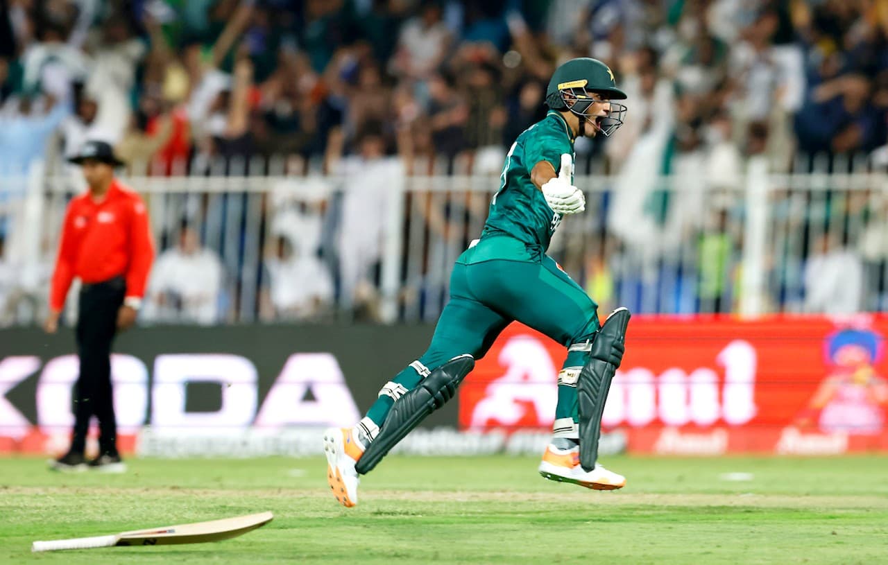 नसीम शाह ने जिस बल्ले से दो छक्के मारकर जीताया था मैच, वह होगा नीलाम, पैसे से होगा यह काम