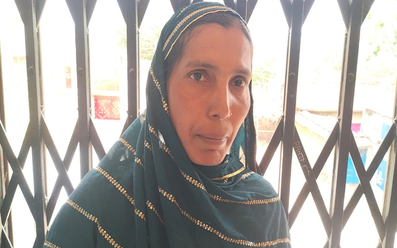 झारखंड : हजारीबाग के चलकुशा में आंगनबाड़ी सेविका पर जाली सिग्नेचर कर 18000 रुपये निकालने का आरोप,प्रशासन गंभीर