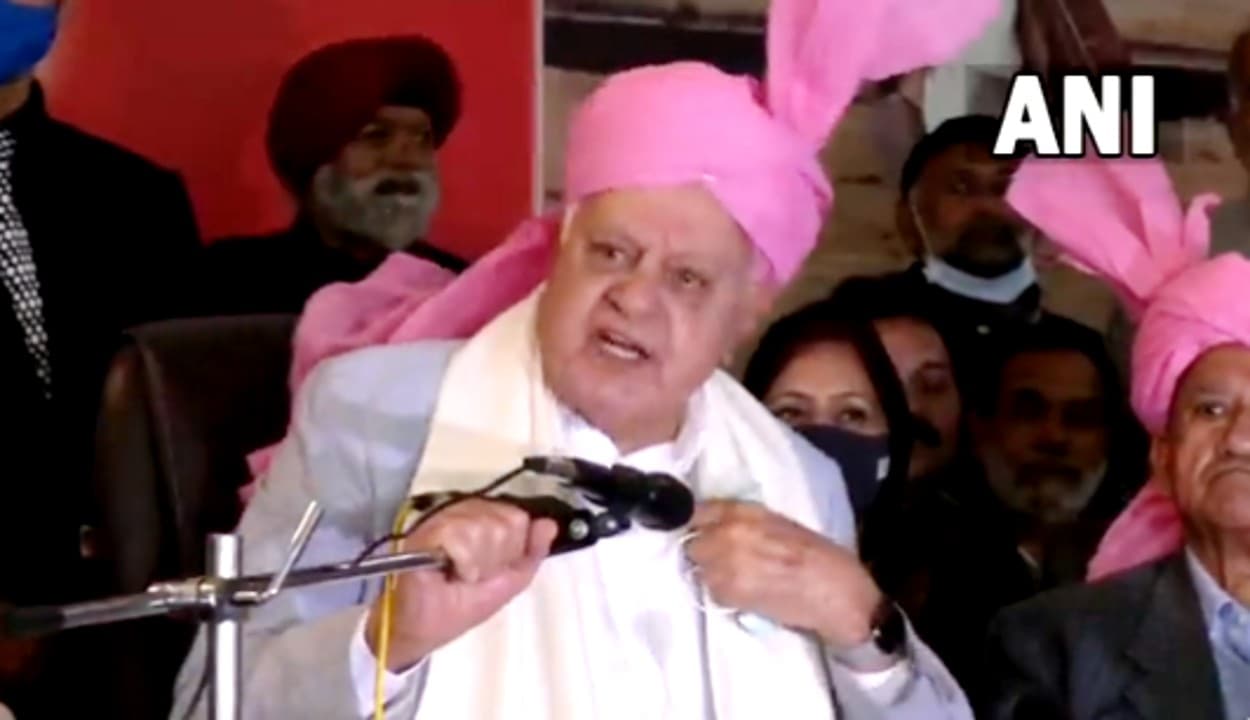 फारूख अब्दुल्ला ने भाजपा पर किया हमला, बोले- हम गांधी के साथ भारत में शामिल हुए थे, न कि गोडसे के साथ