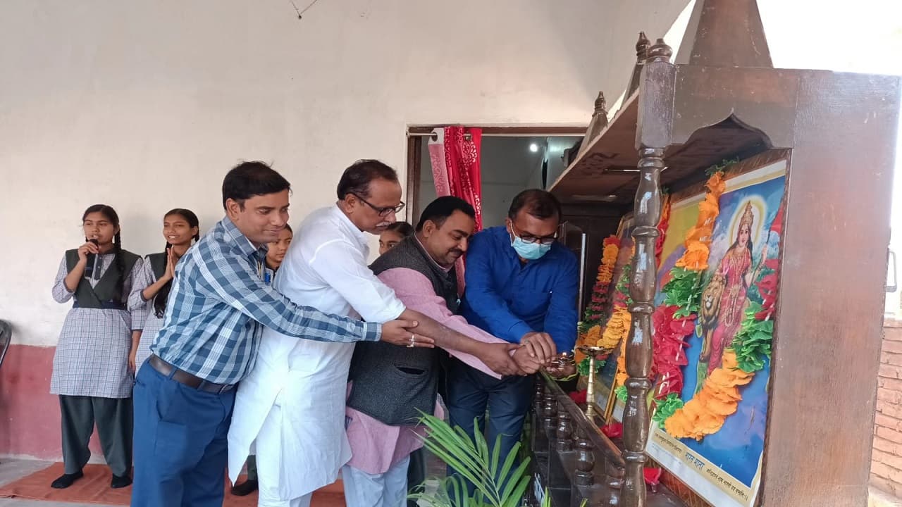 राष्ट्रीय कृमि मुक्ति दिवस: दवा खिलाकर किया शुभारंभ, कब घर-घर जाकर दवा खिलायेंगी आंगनबाड़ी सेविका व सहिया