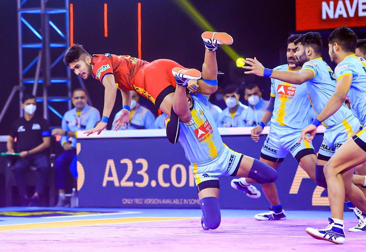 Pro kabaddi League: नवीन कुमार ने दबंग दिल्ली को यूपी योद्धा पर दिलायी 37-33 से जीत