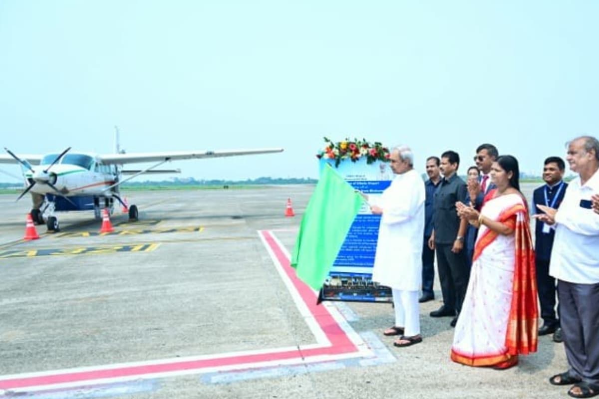 भुवनेश्वर-उत्केला उड़ान सेवा: नागरिक उड्डयन मंत्री ज्योतिरादित्य सिंधिया व सीएम नवीन पटनायक ने दिखायी हरी झंडी
