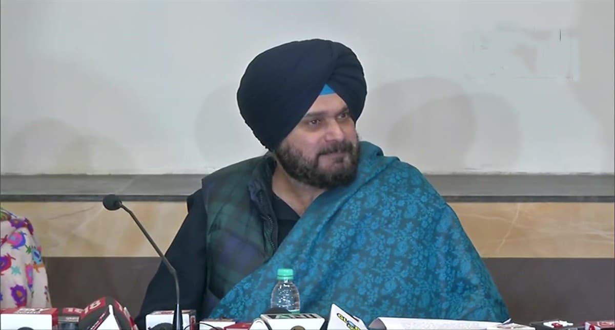 पंजाब में राष्ट्रपति शासन लगाने की बात करने वाले भाजपा के तोते हैं, नवजोत सिंह सिद्धू ने किया तीखा हमला
